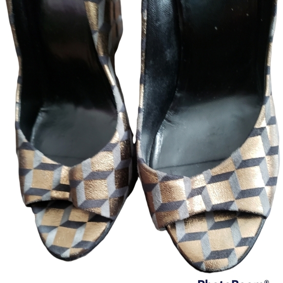 HP. PIERRE Hardy Geometric Pattern Wedge Heels - Picture 7 of 12